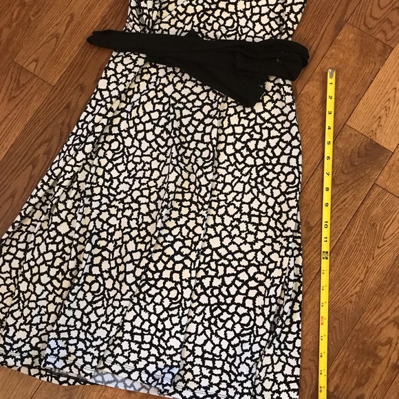 Great condition dress - Picture 2 of 4